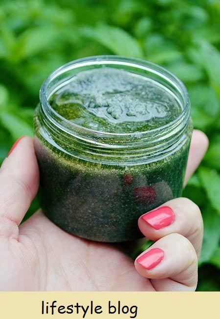 Kuinka tehdä puhdas vihreä Spirulina -vartalokuorinta ravitsevilla öljyillä, merisuolalla ja kuohkealla piparminttuöljyllä #lovelygreens #ihonhoito #diybeauty