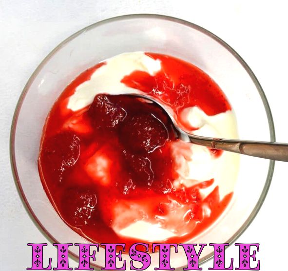 Ilula njengePie Strawberry kunye neRhubarb Jam Recipe