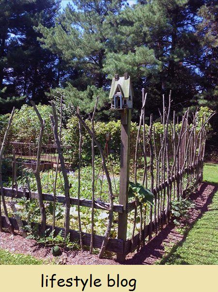 Más de 30 proyectos de jardín con palos y ramitas. Camas de jardín, bordes, marcadores de plantas, soportes para plantas, pajareras y más #lovelygreens #diygarden #gardening