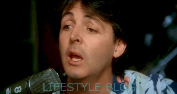Paul McCartney se akoestiese solo-uitvoering van The Beatles 'For No One'